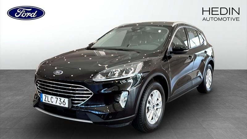 Svart (black) Begagnad 2022 Ford Kuga Titanium SUV | 259 000 kr (Marknadspris) - Bild 1/4