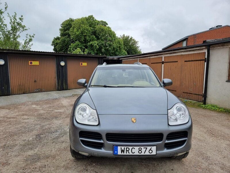 Silver Begagnad 2005 Porsche Cayenne S SUV | 35 000 kr (Marknadspris) - Bild 1/4