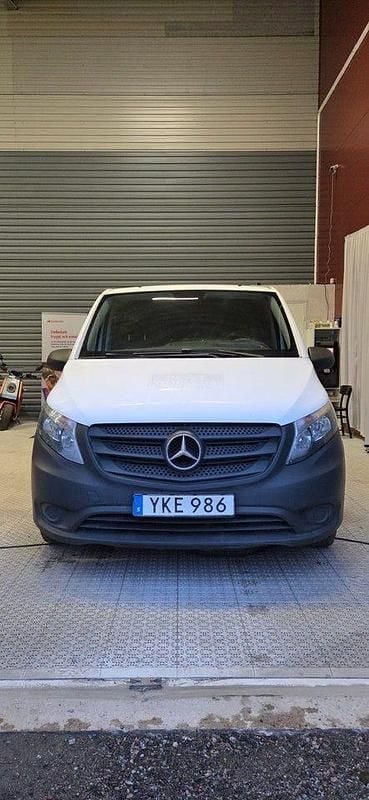Vit Begagnad 2017 Mercedes Vito Van | 84 900 kr (Bra pris) - Bild 1/4