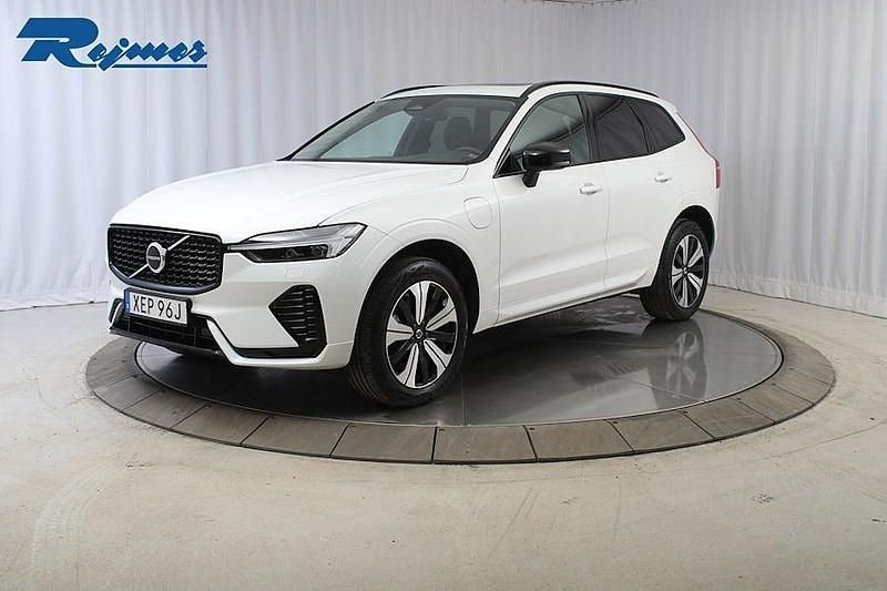 Vit Begagnad 2024 Volvo XC60 Plus SUV | 549 900 kr (Marknadspris) - Bild 1/4