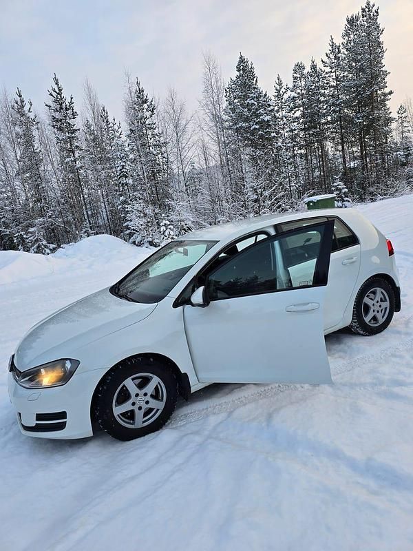 Begagnad 2014 VW Golf VII | 89 900 kr (Marknadspris) - Bild 1/4