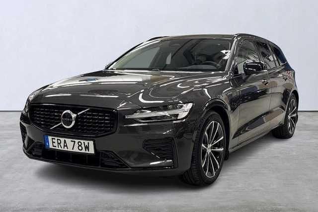 Begagnad Volvo V60 Plus 355 HK (261 kW) 2025 Grå Kombi