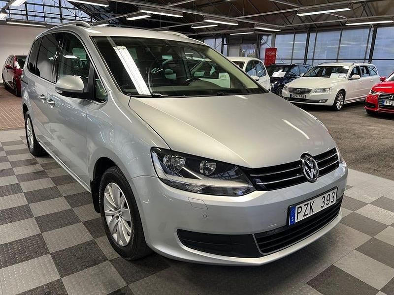 Begagnad VW Sharan 140 HK (102 kW) 2013 Silver (silvermetallic) Minibuss