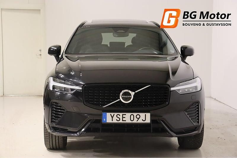Begagnad Volvo XC60 R-Design 310 HK (228 kW) 2022 Svart SUV