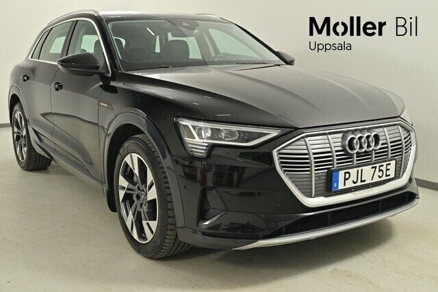 Svart (brilliantsvart) Begagnad 2022 Audi e-tron Proline SUV | 384 900 kr (Bra pris) - Bild 1/3