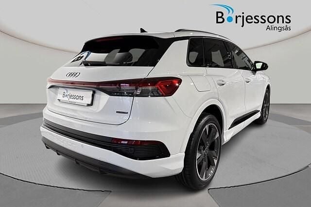 Begagnad Audi Q4 e-tron S-Line 210 kW (286 HK) 2025 Glaciärvit metallic SUV