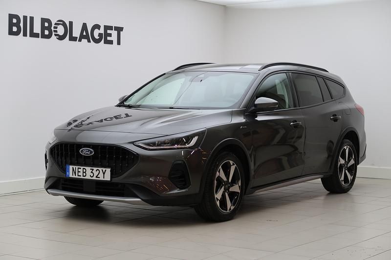 Grå Begagnad 2023 Ford Focus Kombi | 194 800 kr - Bild 1/4