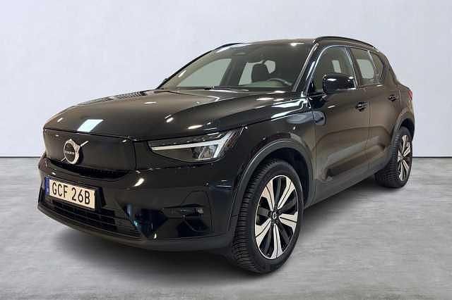 Svart Begagnad 2022 Volvo XC40 Plus SUV | 339 900 kr - Bild 1/4