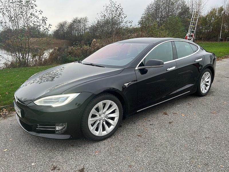 Begagnad Tesla Model S 386 kW (525 HK) 2019 Svart Halvkombi