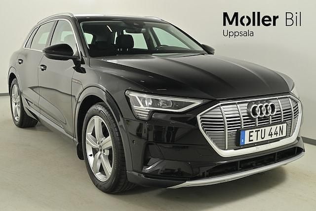 Svart (brilliantsvart) Begagnad 2022 Audi e-tron Proline SUV | 359 000 kr (Superpris) - Bild 1/4