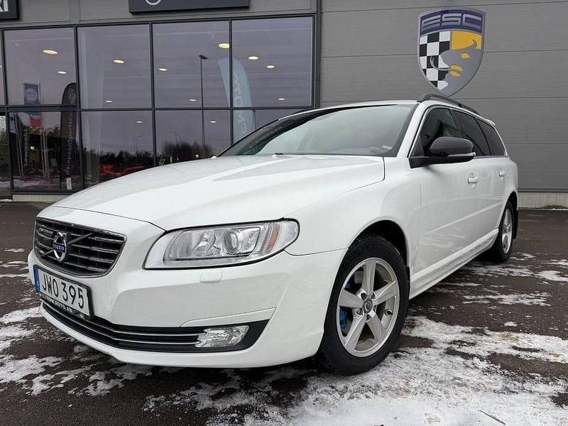 Begagnad Volvo V70 Momentum 181 HK (133 kW) 2016 Vit Kombi