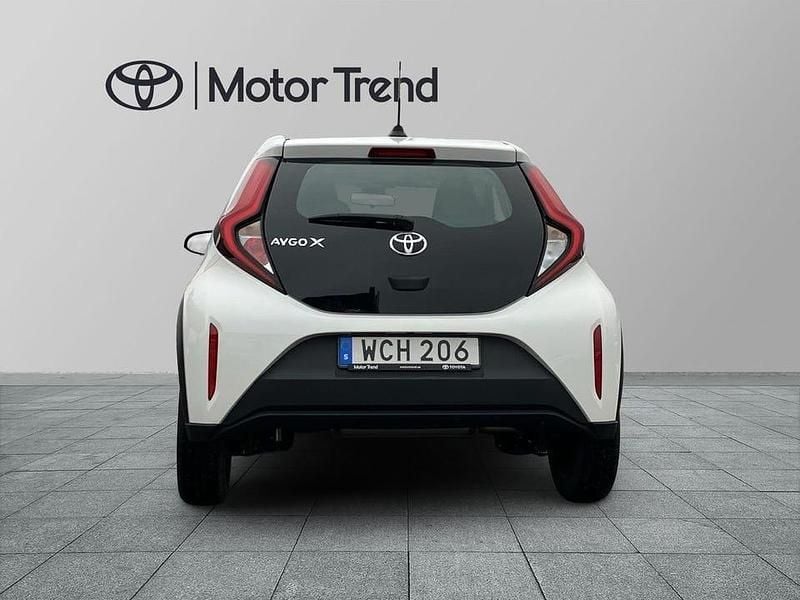 Begagnad Toyota Aygo X Play 72 HK (52 kW) 2022 Vit SUV