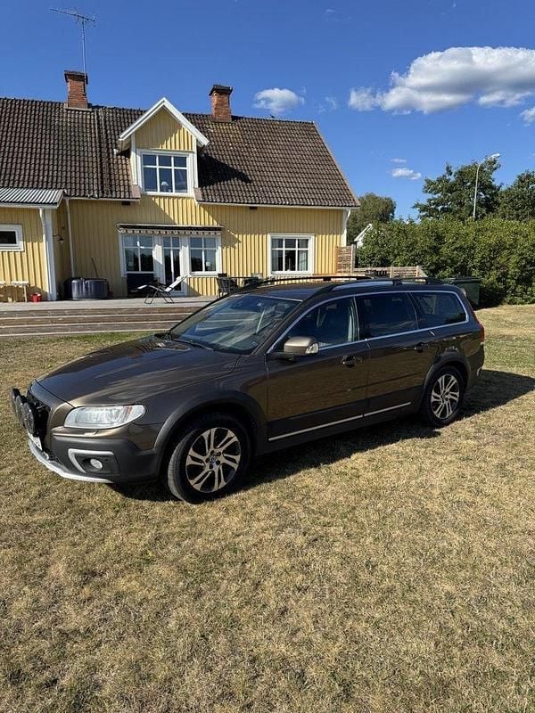 Brun Begagnad 2015 Volvo XC70 Summum SUV | 173 000 kr (Marknadspris) - Bild 1/4