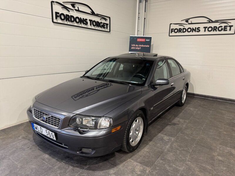 Grå Begagnad 2005 Volvo S80 Summum Sedan | 49 900 kr (Marknadspris) - Bild 1/4