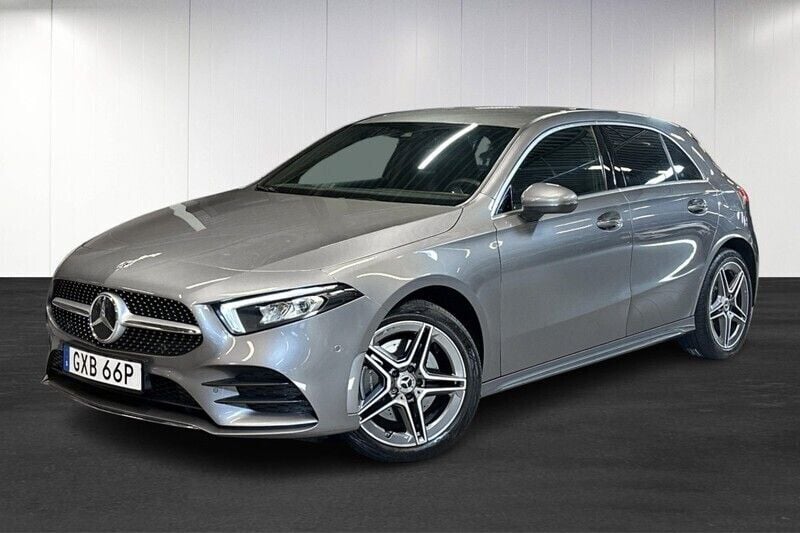Mörkgrå (silver) Begagnad 2021 Mercedes A250 AMG line Halvkombi | 314 900 kr (Marknadspris) - Bild 1/4
