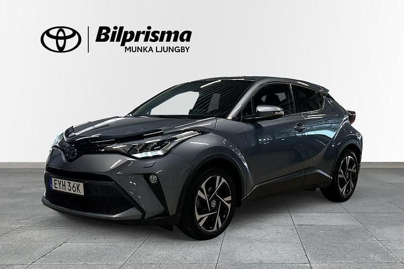 Grå Begagnad 2022 Toyota C-HR Edition SUV | 289 900 kr (Marknadspris) - Bild 1/3