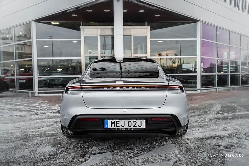Begagnad Porsche Taycan 4S Performance Package 360 kW (490 HK) 2020 Silver Sedan