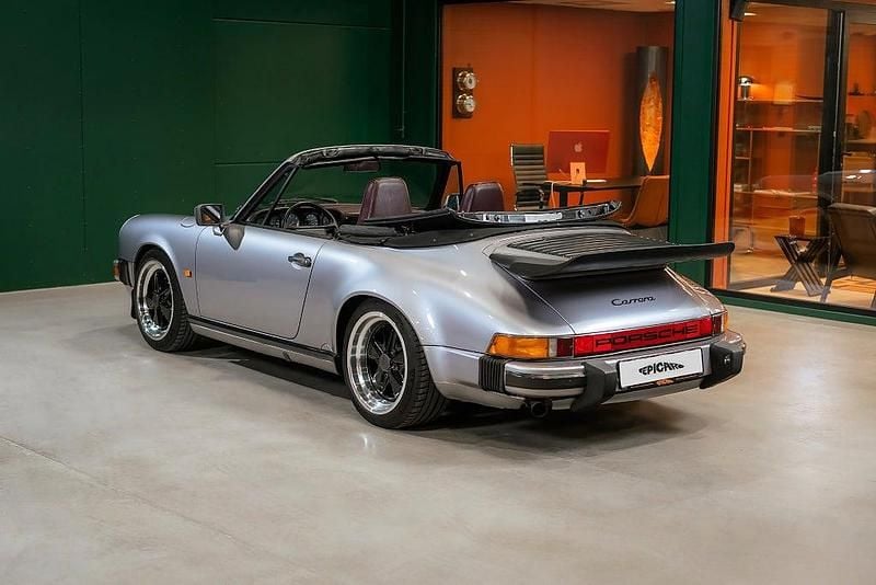 Begagnad Porsche 911 Carrera Cabriolet 231 HK (169 kW) 1987 Ljusgrå Cab