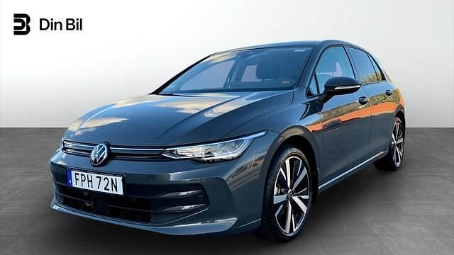Mörkgrå Begagnad 2024 VW Golf VIII Edition Kombi | 309 900 kr - Bild 1/4