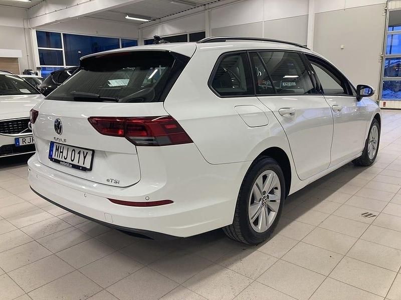 Begagnad VW Golf VIII 131 HK (96 kW) 2023 Pure white