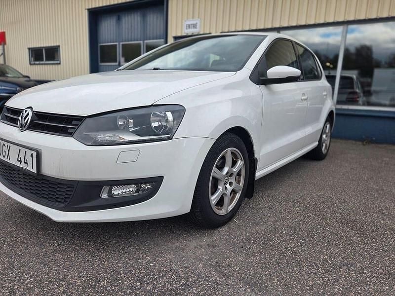 Begagnad VW Polo 90 HK (66 kW) 2012 Vit Halvkombi
