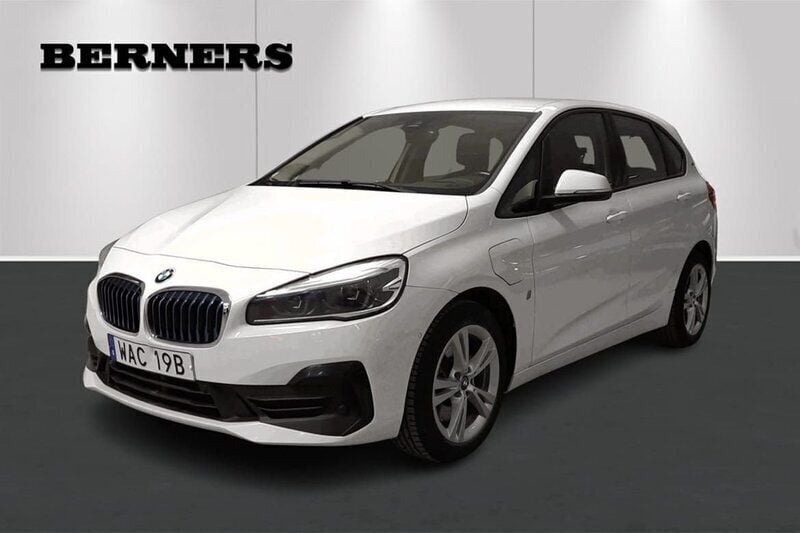 Vit Begagnad 2019 BMW 225 Active Tourer Advantage Minibuss | 169 900 kr (Superpris) - Bild 1/4