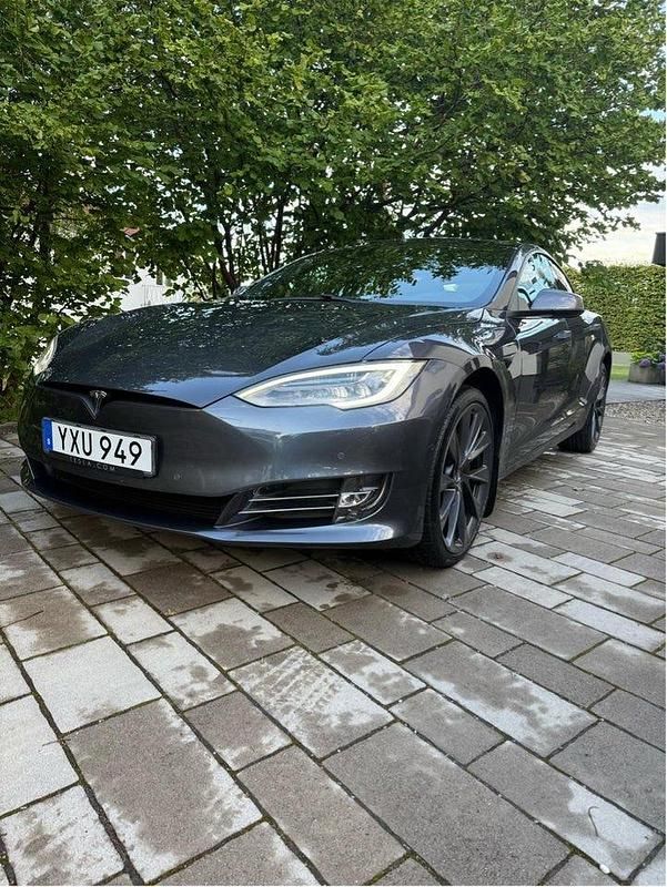 Begagnad 2018 Tesla Model S Halvkombi | 299 000 kr (Bra pris) - Bild 1/4