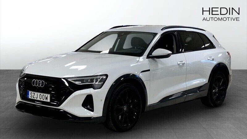 Vit (white) Begagnad 2023 Audi Q8 e-tron Design SUV | 529 900 kr (Bra pris) - Bild 1/4
