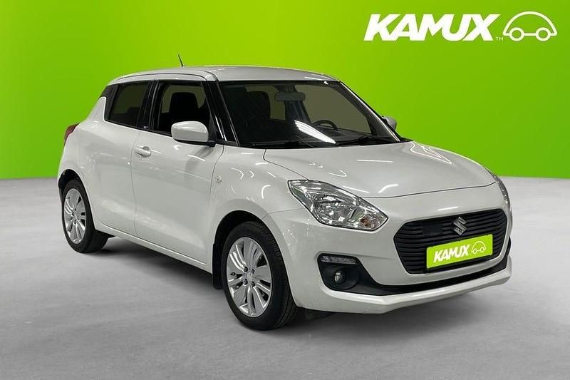 Vit Begagnad 2018 Suzuki Swift Halvkombi | 119 800 kr (Lite dyr) - Bild 1/3