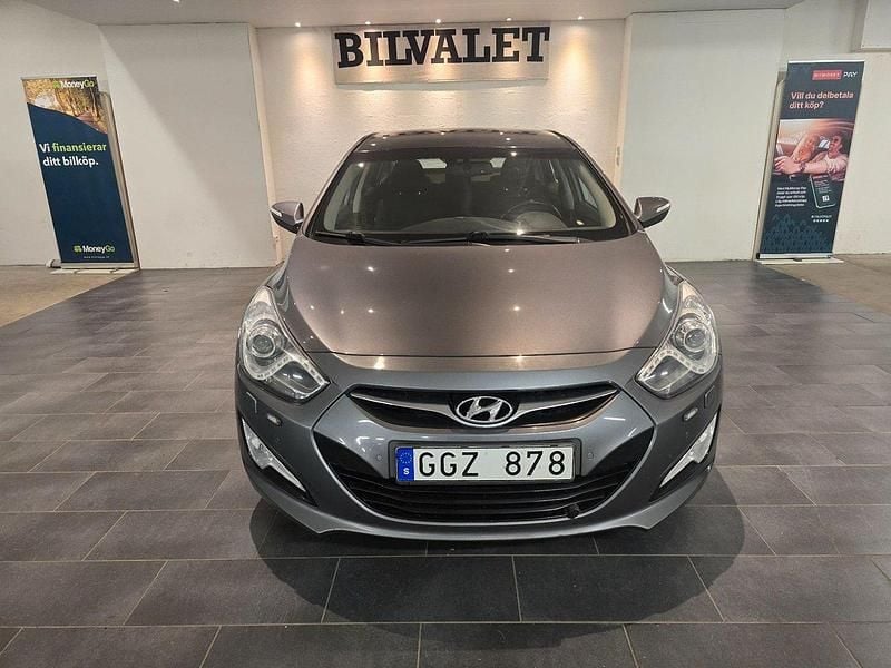 Silver Begagnad 2012 Hyundai i40 Sedan | 59 900 kr (Bra pris) - Bild 1/4