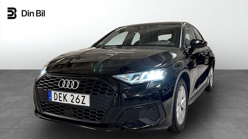 Svart Begagnad 2022 Audi A3 Sportback Proline Halvkombi | 229 000 kr (Marknadspris) - Bild 1/4