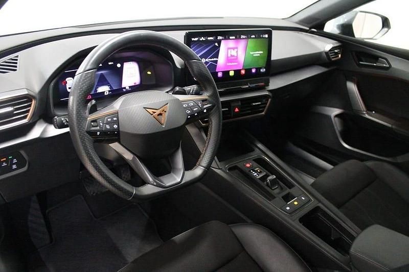 Begagnad Cupra Leon 150 HK (110 kW) 2024 Grå (magnetic tech metallic) Kombi