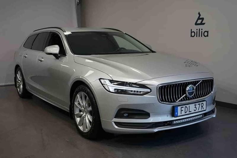 Silver Begagnad 2021 Volvo V90 Momentum Kombi | 304 900 kr (Marknadspris) - Bild 1/1