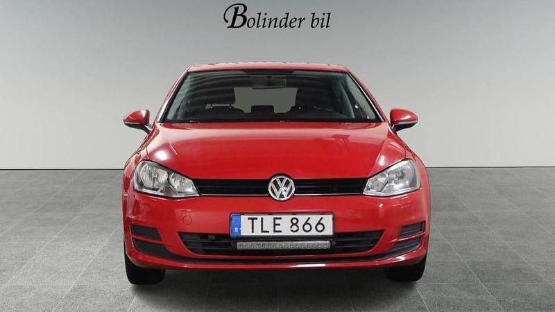 Begagnad VW Golf VII 110 HK (80 kW) 2016 Röd Halvkombi