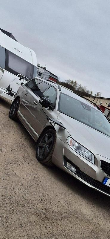 Brun Begagnad 2016 Volvo V70 Kombi | 182 000 kr (Dyr) - Bild 1/3