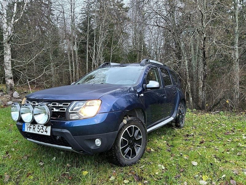 Blå Begagnad 2017 Dacia Duster SUV | 114 300 kr (Marknadspris) - Bild 1/4