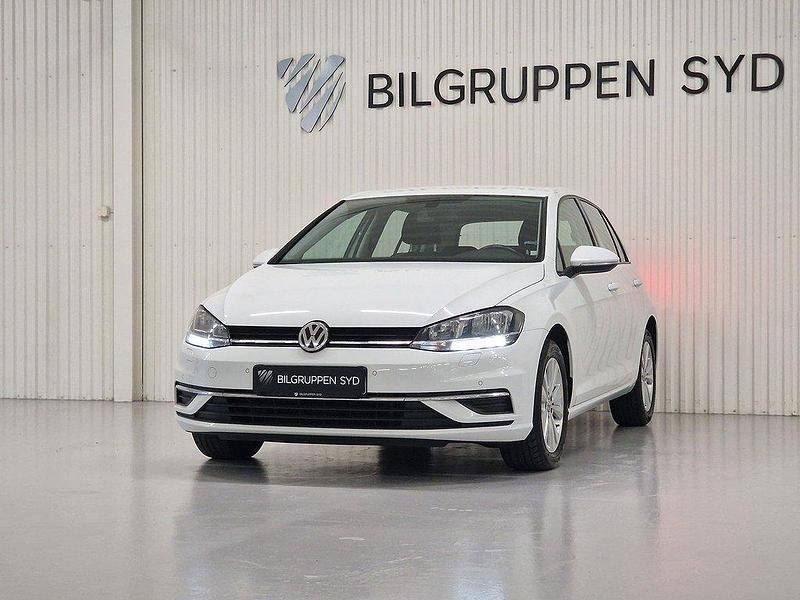 Begagnad VW Golf VIII 116 HK (85 kW) 2019 Vit Halvkombi
