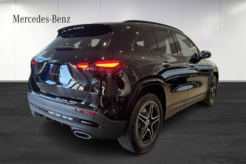 Begagnad Mercedes GLA250 AMG 218 HK (160 kW) 2024 Svart SUV