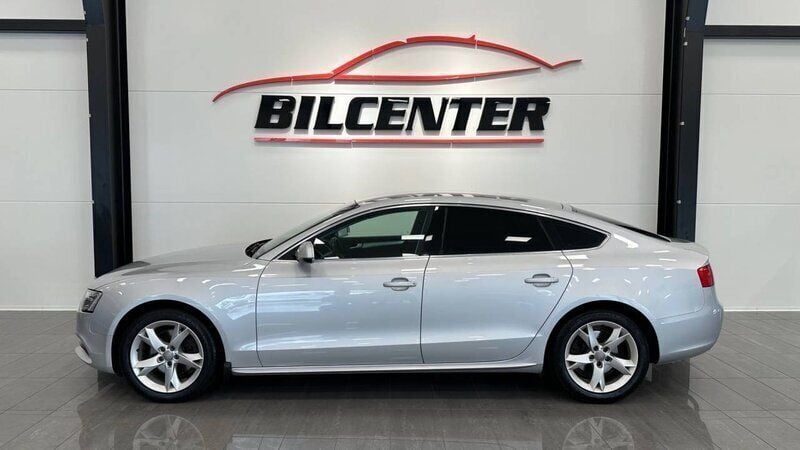 Silver Begagnad 2013 Audi A5 Sportback Comfort Halvkombi | 138 900 kr (Lite dyr) - Bild 1/3