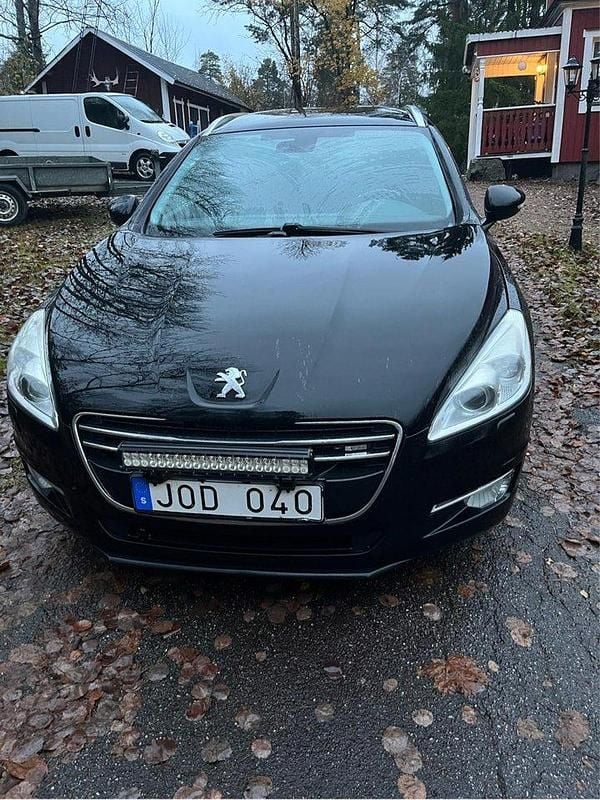 Svart Begagnad 2011 Peugeot 508 Kombi | 30 000 kr (Marknadspris) - Bild 1/2