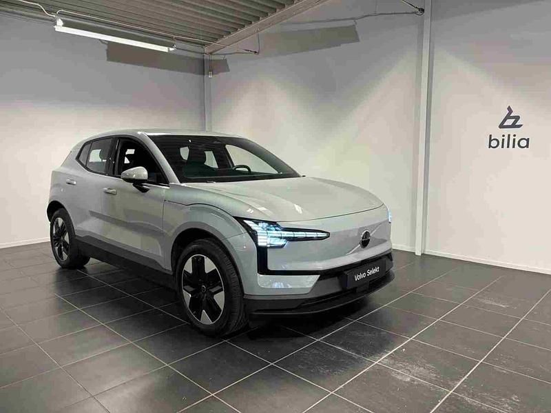 Grå Begagnad 2024 Volvo EX30 Single Motor SUV | 314 900 kr - Bild 1/1