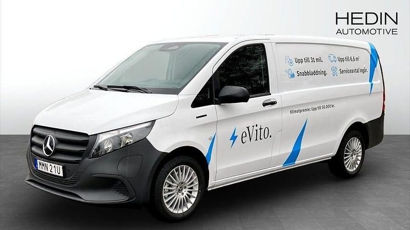 Vit (white) Begagnad 2024 Mercedes e-Vito Minibuss | 598 125 kr - Bild 1/4