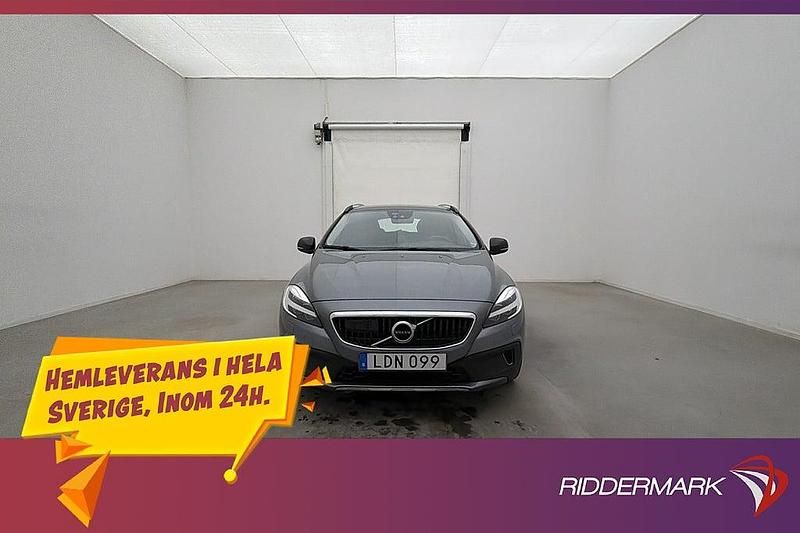 Begagnad Volvo V40 Momentum 152 HK (111 kW) 2019 Grå Halvkombi