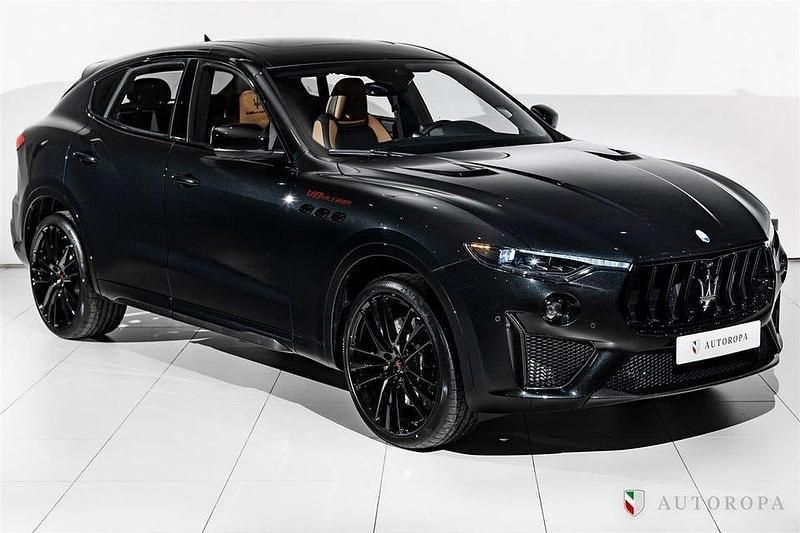 Begagnad Maserati Levante 581 HK (427 kW) 2023 Svart SUV