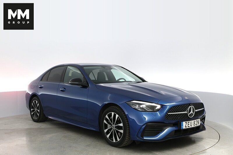 Blå Begagnad 2022 Mercedes C300e AMG Sedan | 519 900 kr (Dyr) - Bild 1/4