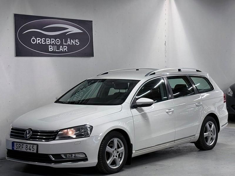 Vit Begagnad 2014 VW Passat Kombi | 74 900 kr (Marknadspris) - Bild 1/4