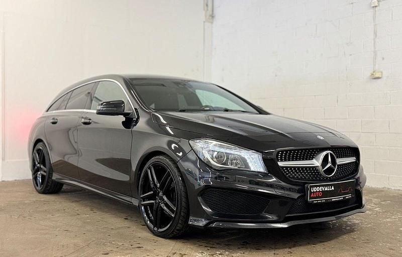 Svart Begagnad 2016 Mercedes CLA200 Shooting Brake AMG Kombi | 179 900 kr (Marknadspris) - Bild 1/4