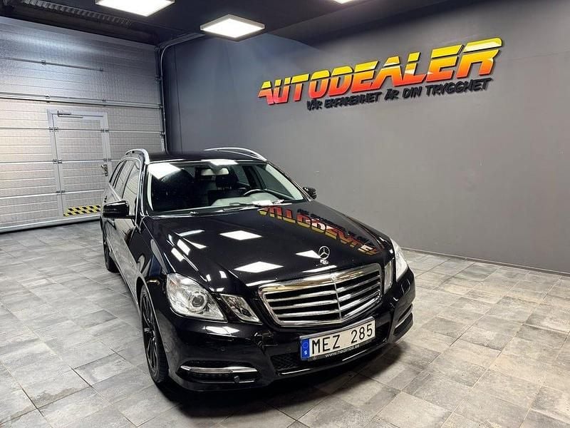 Svart Begagnad 2011 Mercedes E220 Avantgarde Kombi | 119 900 kr (Marknadspris) - Bild 1/4