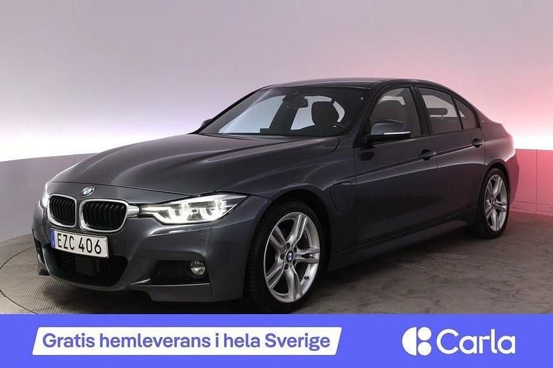 Grå Begagnad 2018 BMW 330 M Sport Sedan | 261 900 kr (Marknadspris) - Bild 1/2