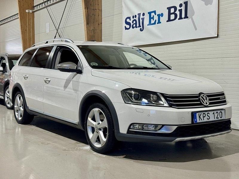 Vit Begagnad 2015 VW Passat Alltrack Kombi | 154 900 kr (Superpris) - Bild 1/4